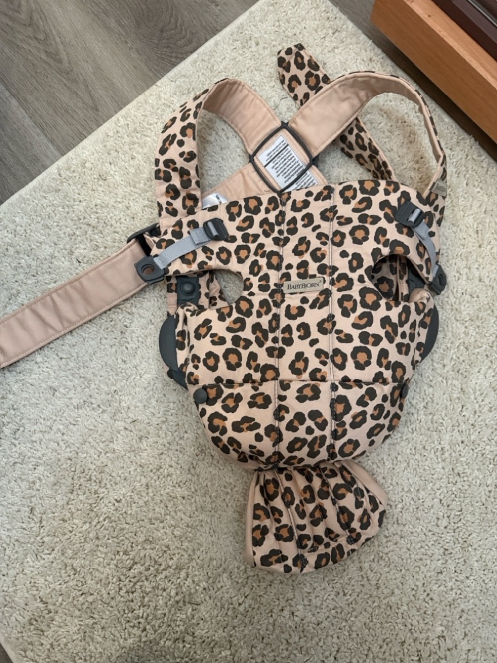 BabyBjörn Leopard Print